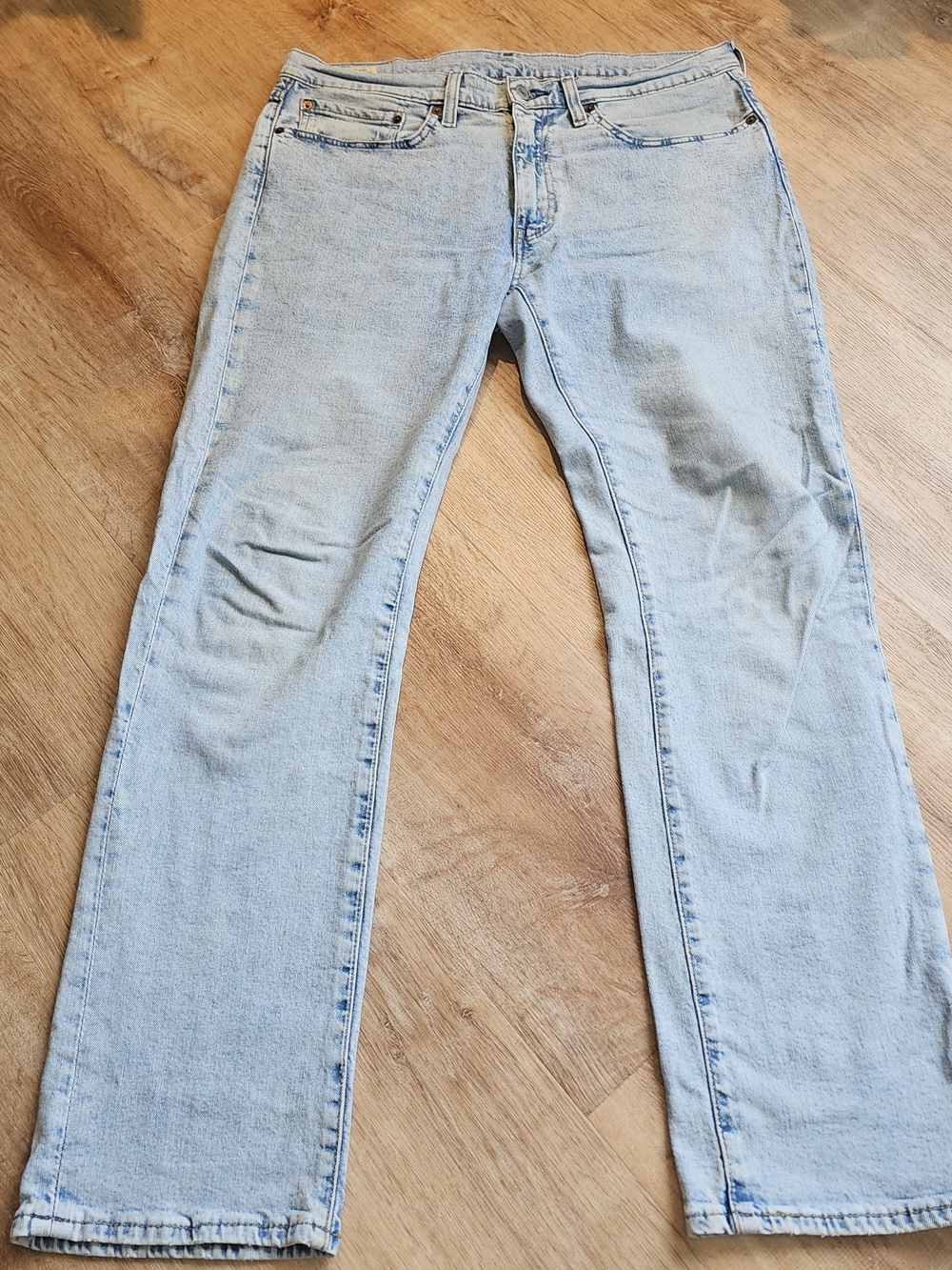 Levi's Premium 514 Straight Fit Jeans in a light acid-wash denim 34x32 mens NWOT
